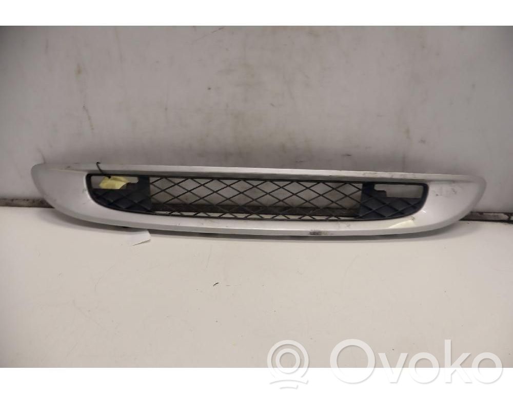 Smart ForTwo II Maskownica / Grill / Atrapa górna chłodnicy 