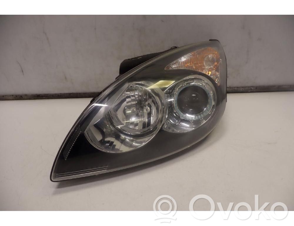 Scheinwerfer   921012L520