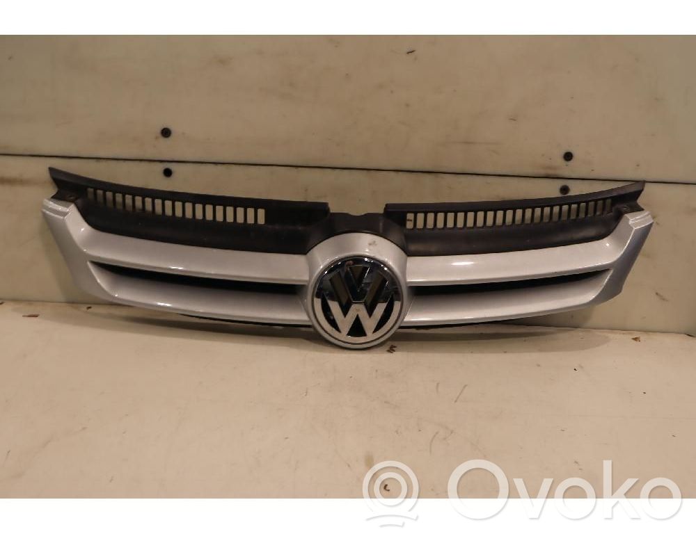 Volkswagen Golf Plus Etupuskurin ylempi jäähdytinsäleikkö 