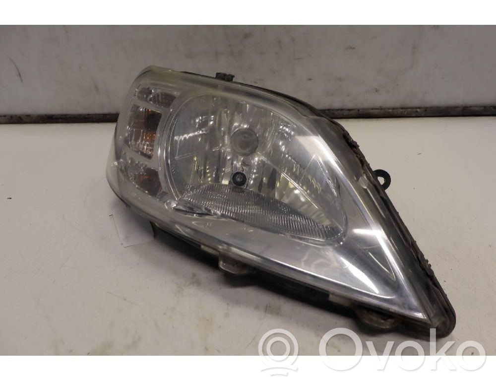 Dacia Logan I Lampa przednia 