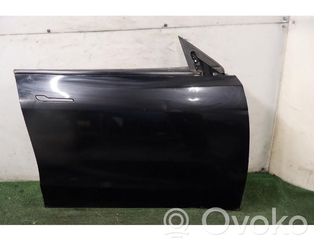 Tesla Model Y Durvis 