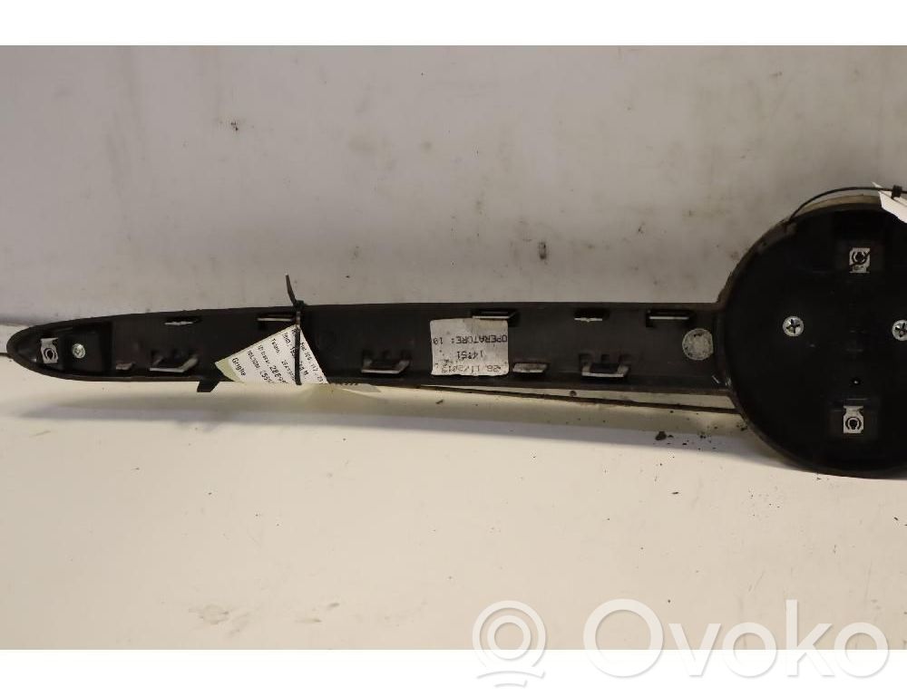 Fiat 500L Maskownica / Grill / Atrapa górna chłodnicy