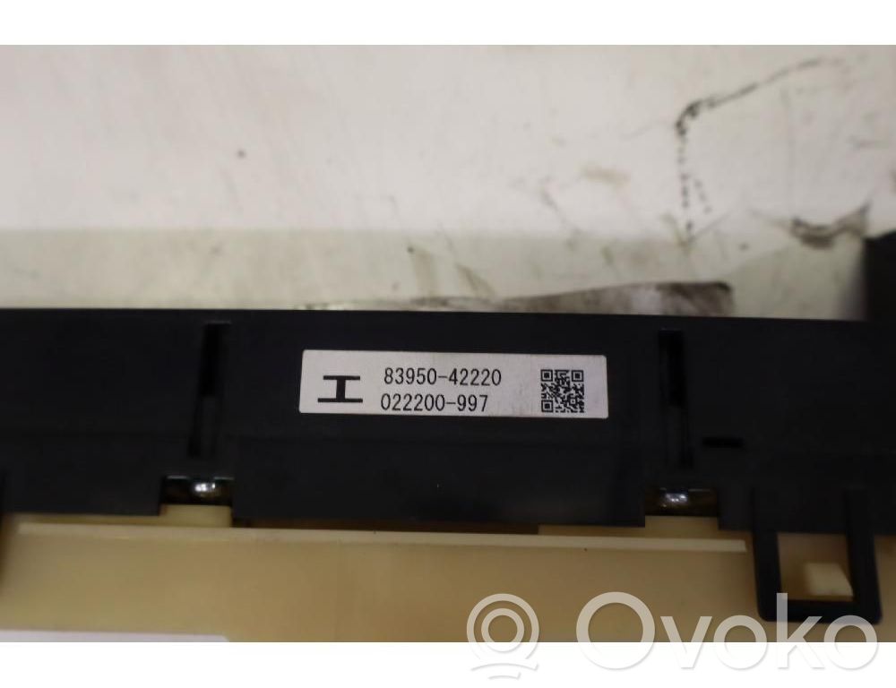 Comutator lumini pericol   8395042220