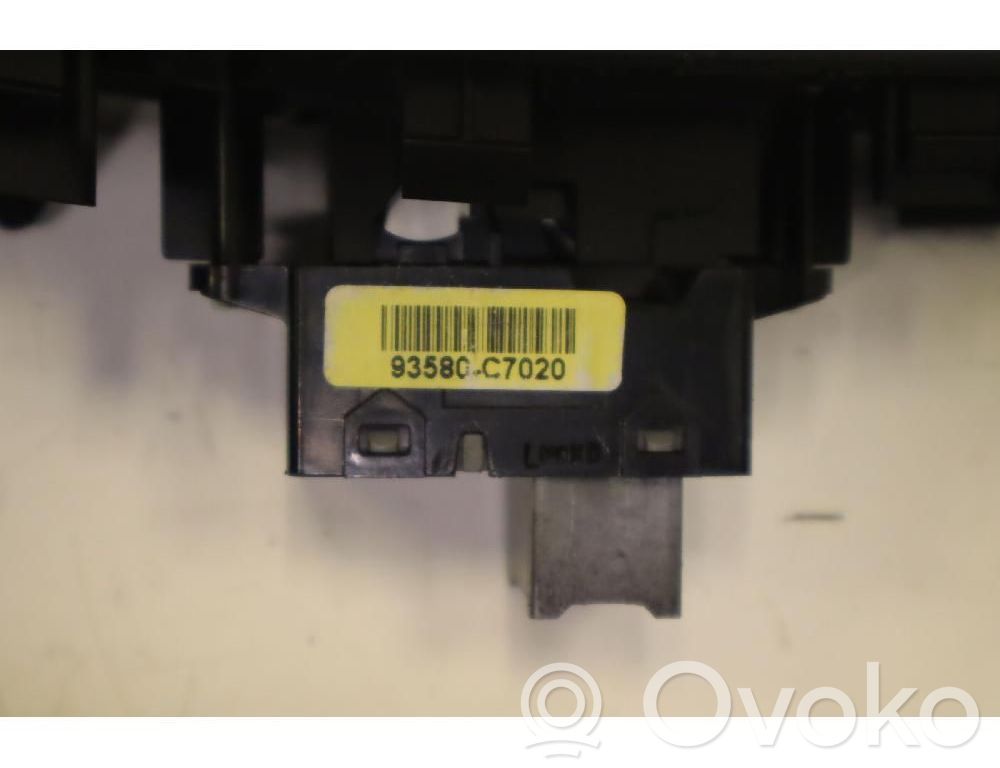 Hyundai i20 (GB IB) Comutator comandă geamuri electrice 