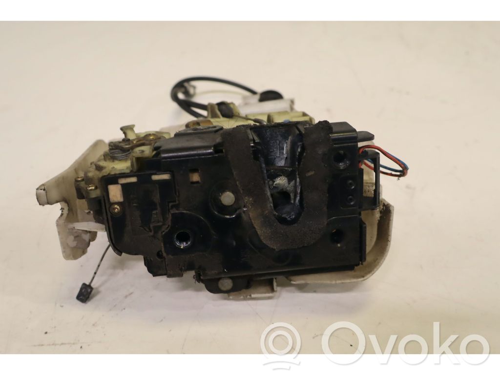 Volkswagen Polo IV 9N3 Cerradura de puerta delantera