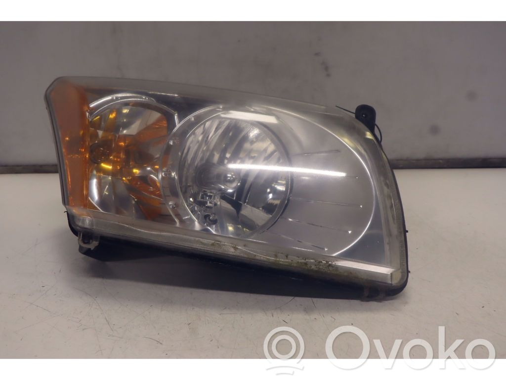 Dodge Caliber Lampa przednia 
