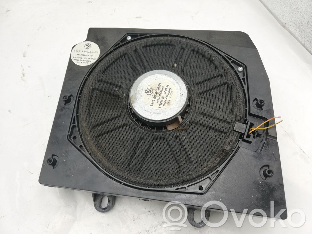 BMW X3 E83 Subwoofer 