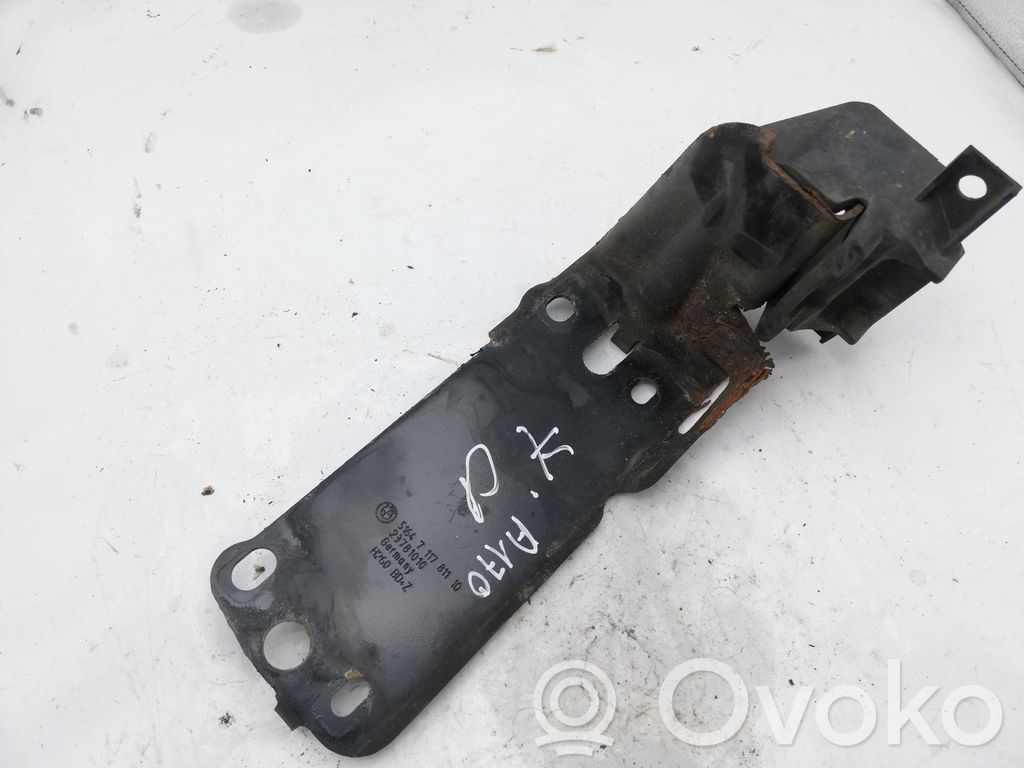 BMW 3 E90 E91 Radiator mount bracket 