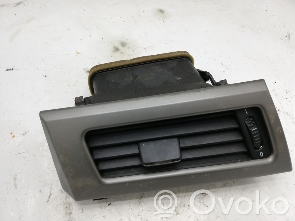 BMW 5 E60 E61 Šoninės oro grotelės 