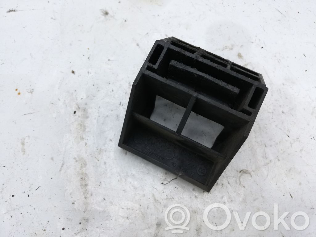BMW 5 E60 E61 Radiator mount bracket 