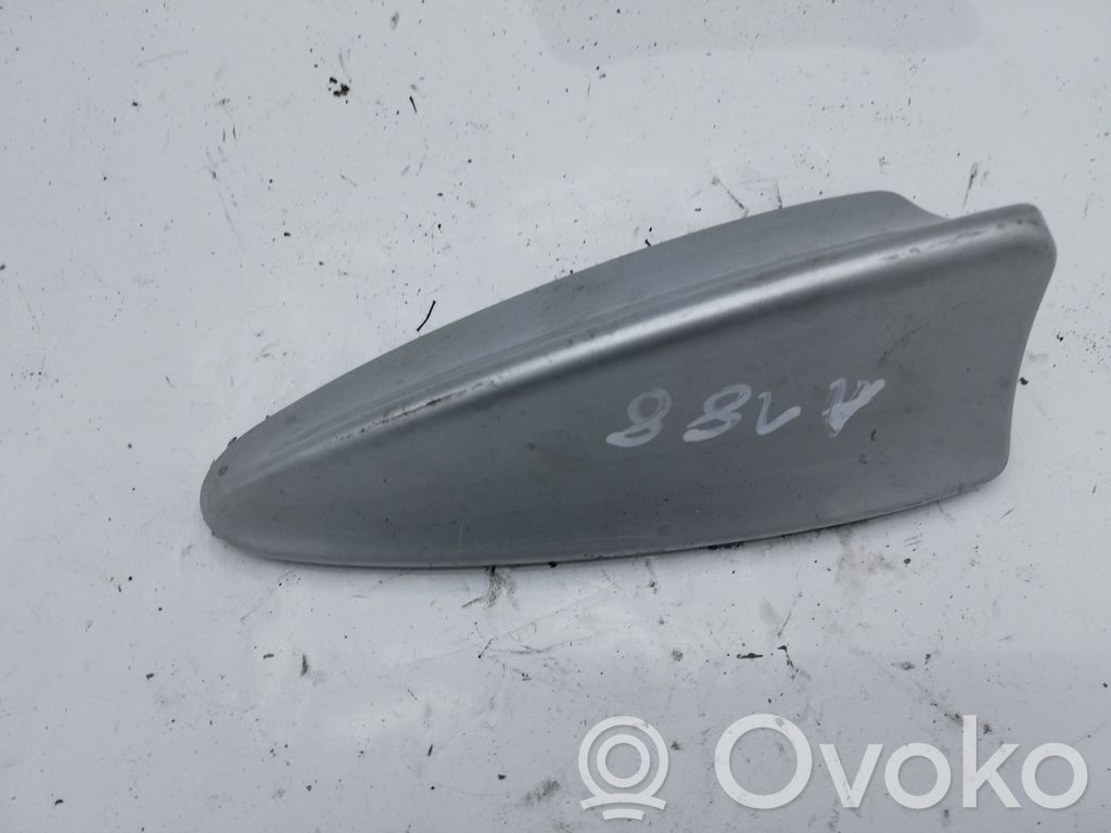 BMW 5 E60 E61 Cubierta de la antena del techo (GPS) 