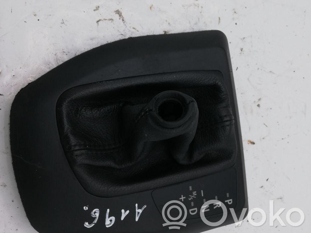 BMW 5 E60 E61 Pavarų perjungimo svirties apdaila (plastikinė) 