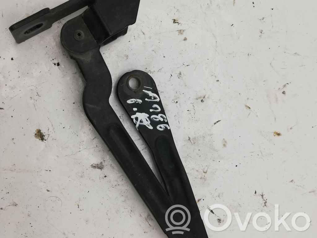 Volvo XC90 Tailgate check strap stopper 