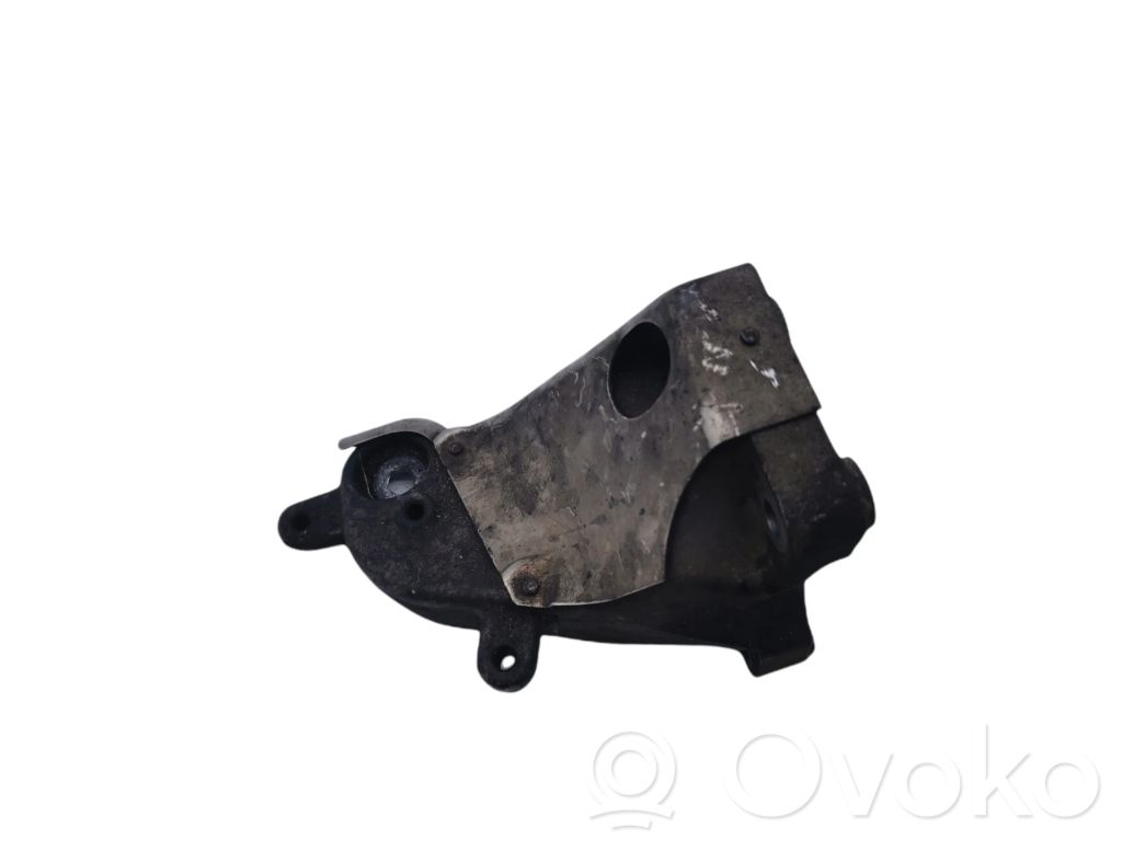 BMW X3 E83 Engine mounting bracket 