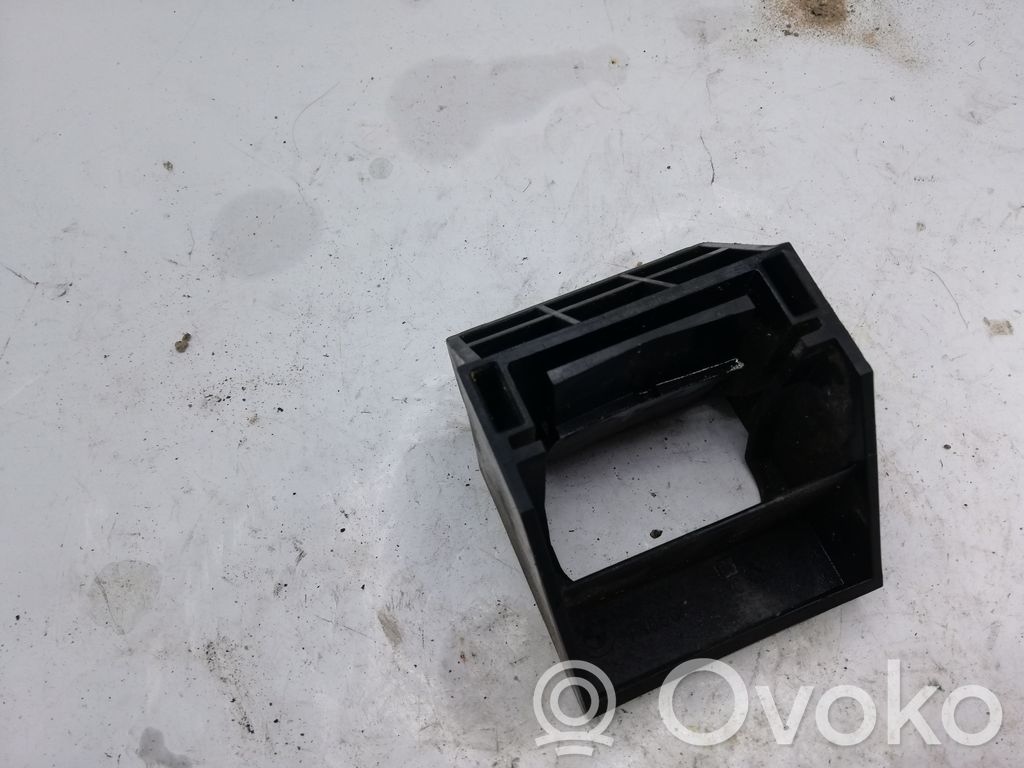 BMW 5 E60 E61 Fixation de radiateur 