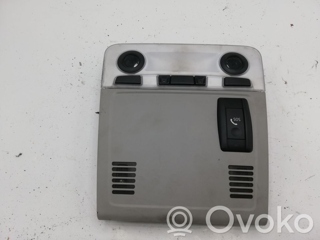 Etuistuimen valo   6975305,6938762