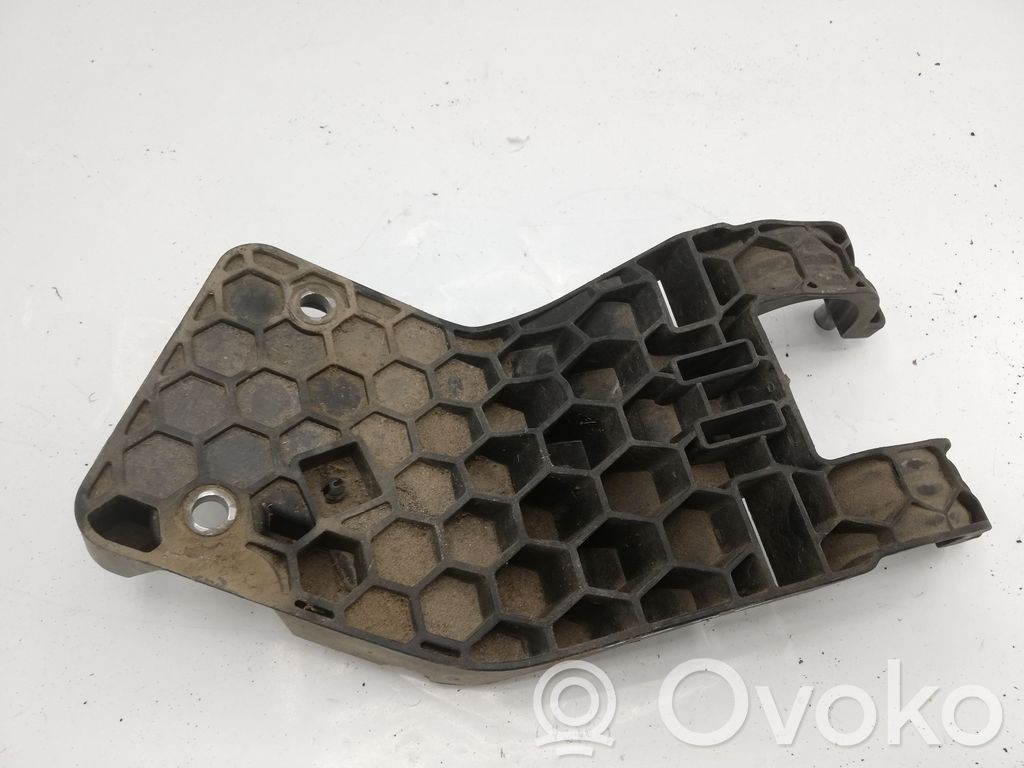 BMW X5 E70 Fuel filter bracket/mount holder 