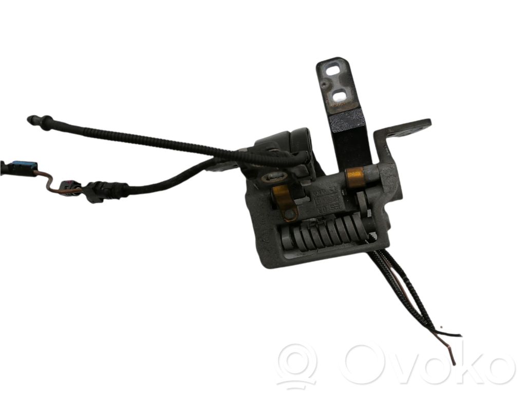 BMW 5 E60 E61 Tailgate/trunk/boot hinge 