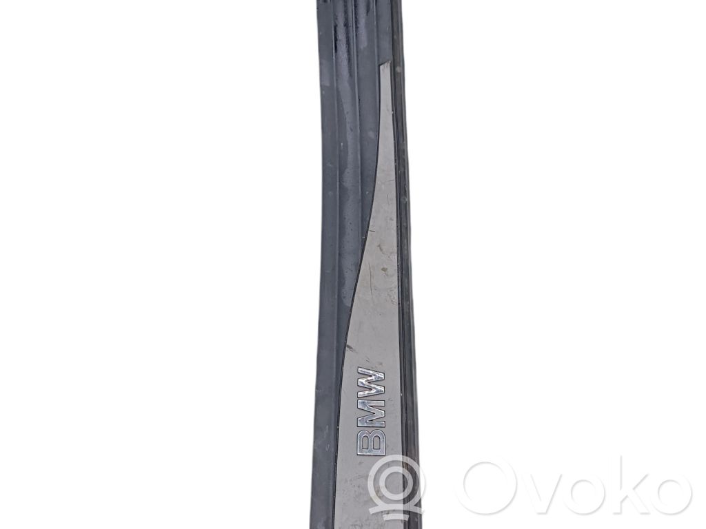 BMW 5 E60 E61 Moldura protectora del borde delantero 