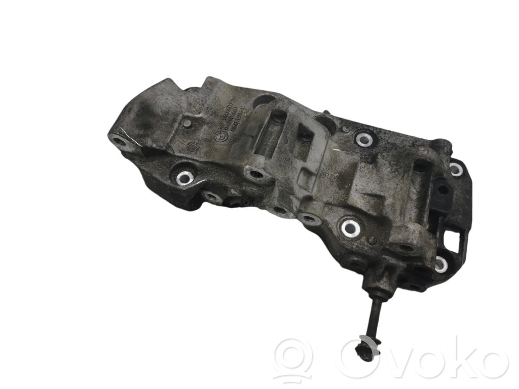 BMW 5 F10 F11 Generator/alternator bracket 