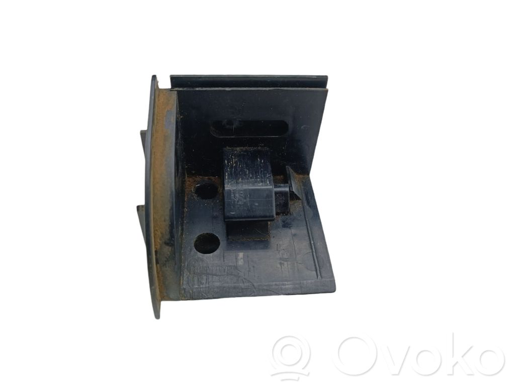 BMW 5 E60 E61 Parcel shelf load cover mount bracket 
