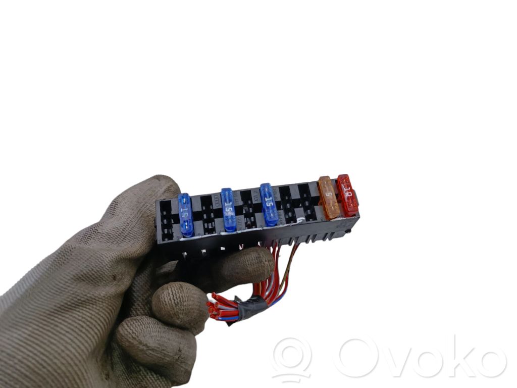 Audi A6 S6 C6 4F Fuse module 