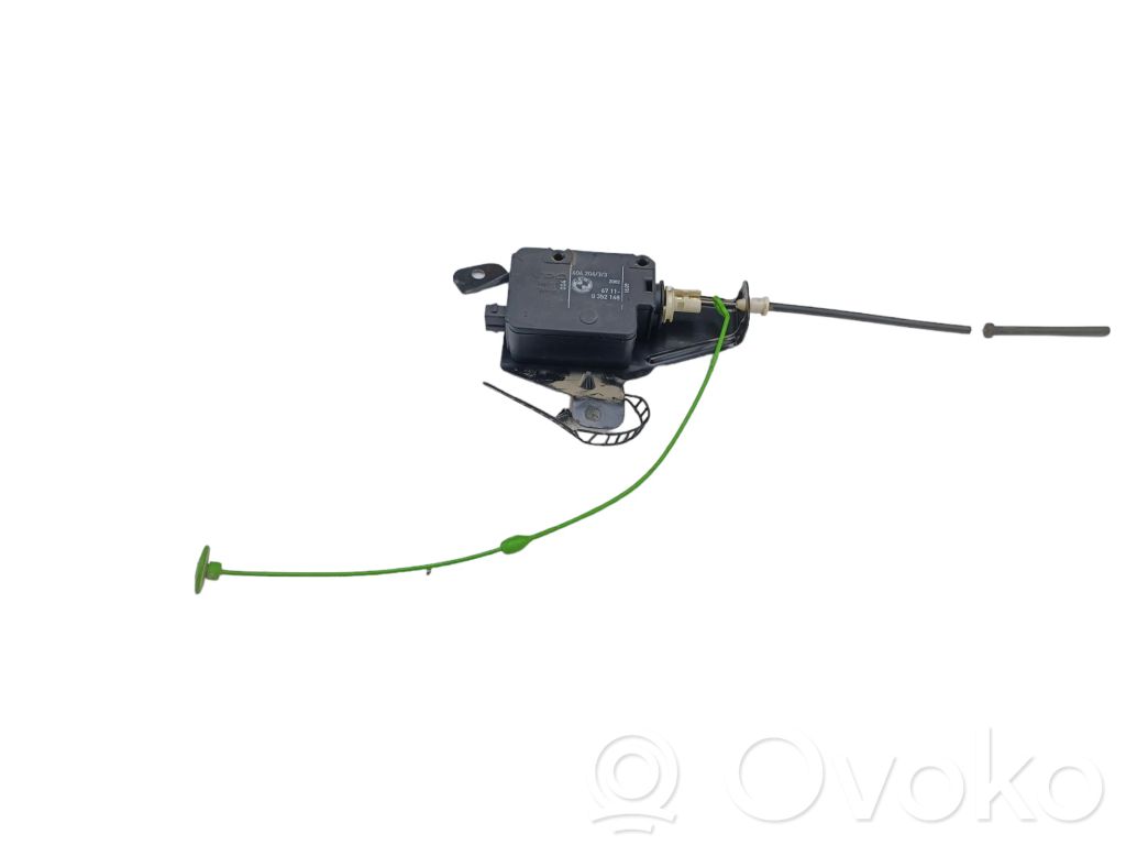 BMW 5 E39 Fuel tank cap lock motor 