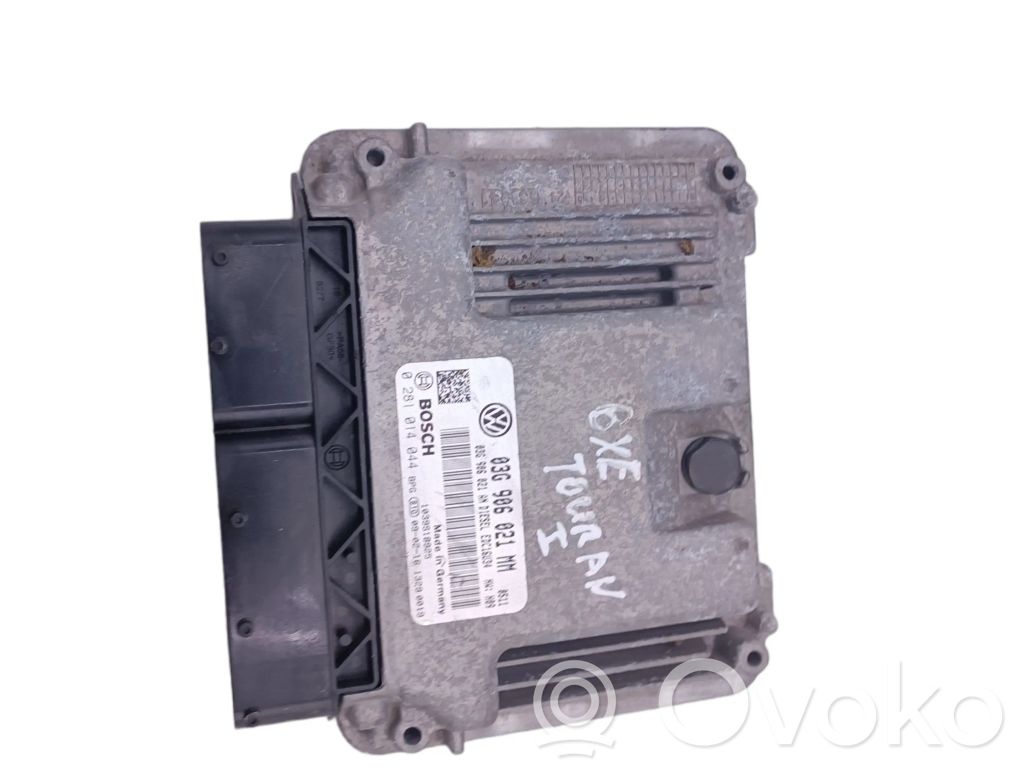 Volkswagen Touran I Engine control unit/module 