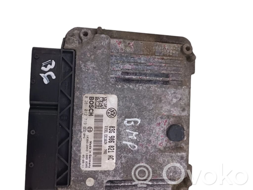 Volkswagen PASSAT B6 Engine control unit/module 