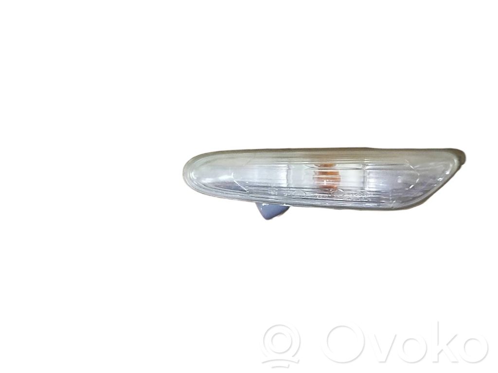BMW X1 E84 Front fender indicator light 