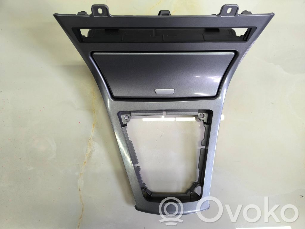 BMW X3 E83 Ashtray (front) 