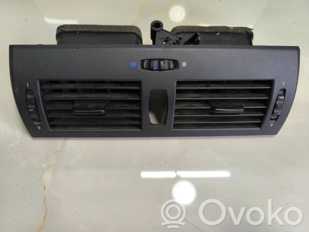 Grille d'aération centrale   3400074