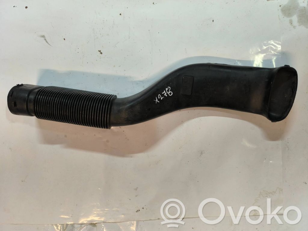 BMW X5 E70 Ilmanoton kanavan osa 