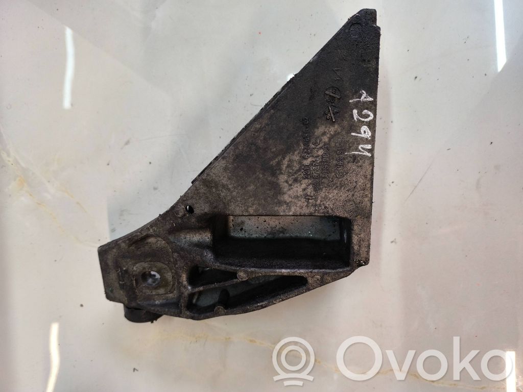 BMW X5 E70 Engine mounting bracket 