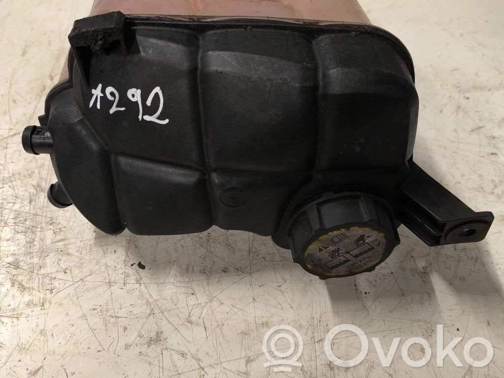 Land Rover Freelander 2 - LR2 Coolant expansion tank/reservoir 