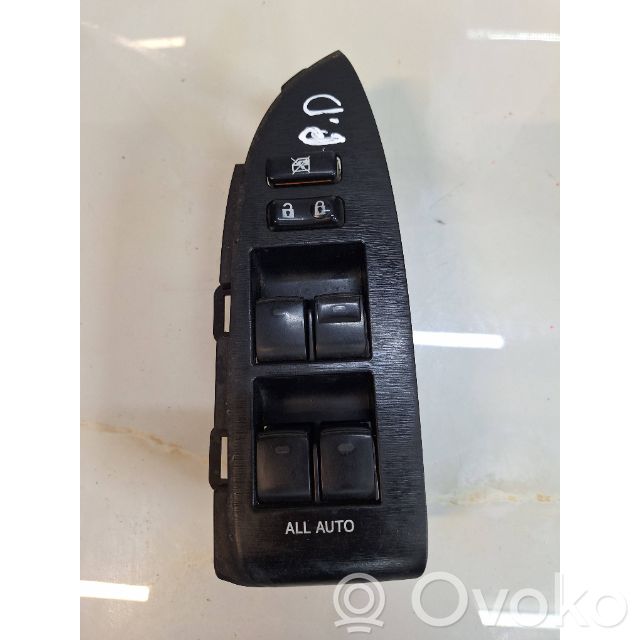 Toyota Prius (XW30) Electric window control switch 