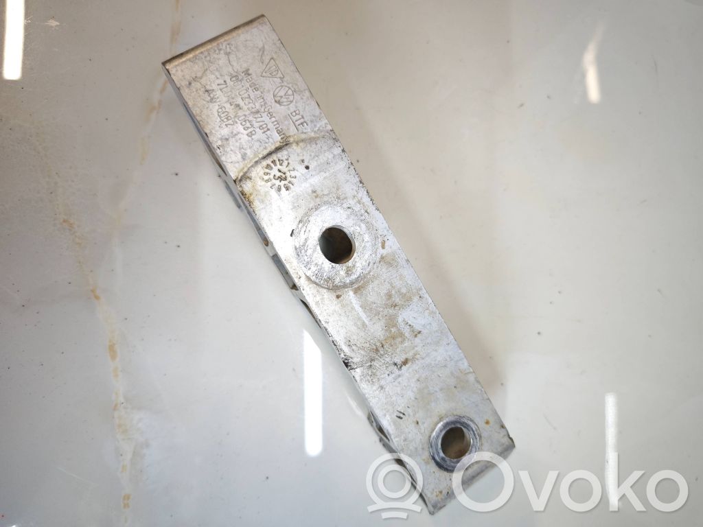 Volkswagen Touareg II Sway bar bush bracket, front 