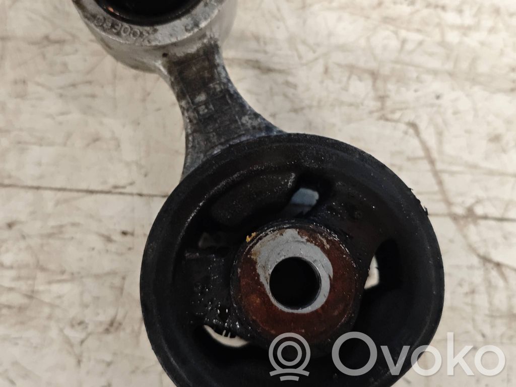 Honda CR-V Engine mount bracket 