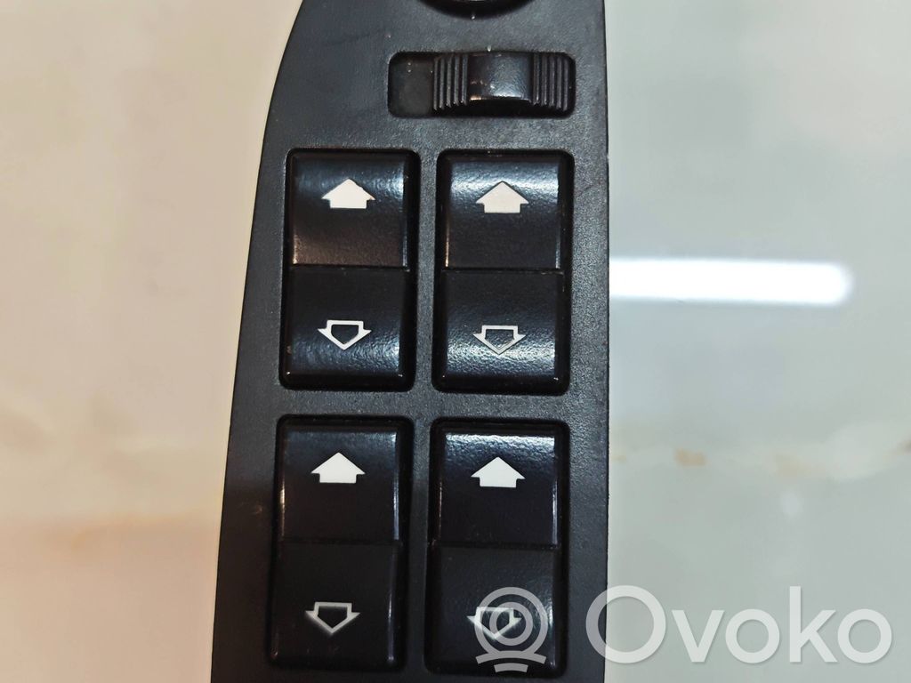 Electric window control switch   6904306,759990