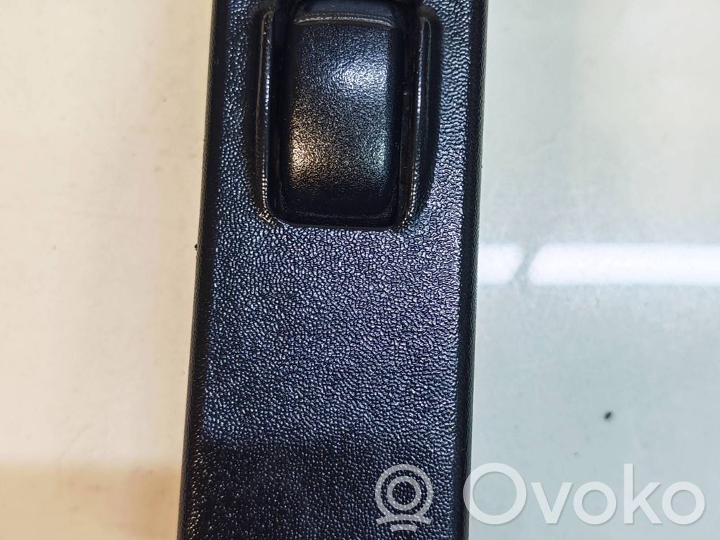 Mitsubishi L200 Electric window control switch 
