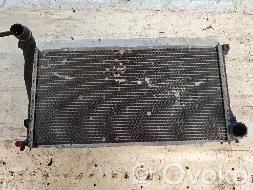 BMW 5 E39 Coolant radiator 