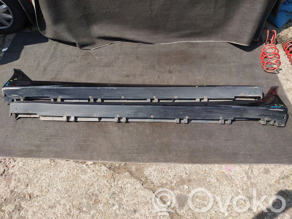 Mitsubishi Grandis Moldura protectora del borde delantero 