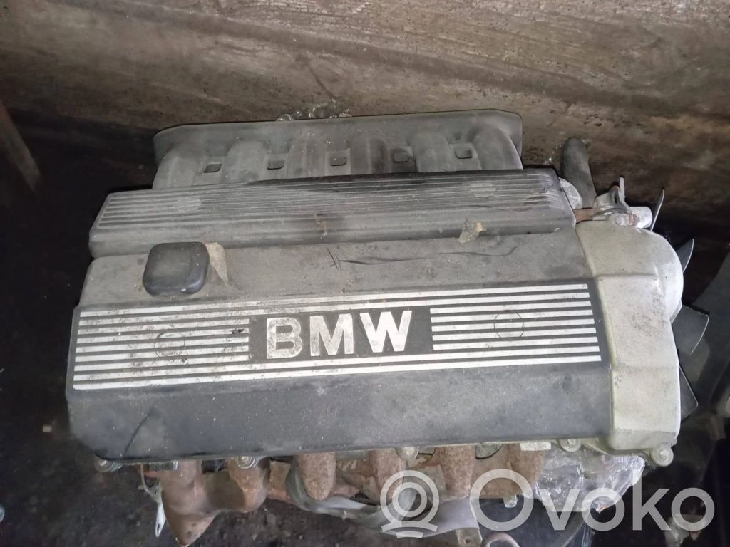BMW 5 E34 Dzinējs 