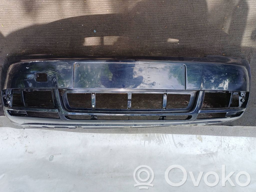 Audi A4 S4 B6 8E 8H Priekinis bamperis 