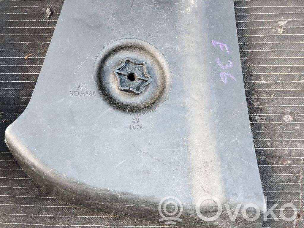 BMW 3 E36 Tail light bulb cover holder 