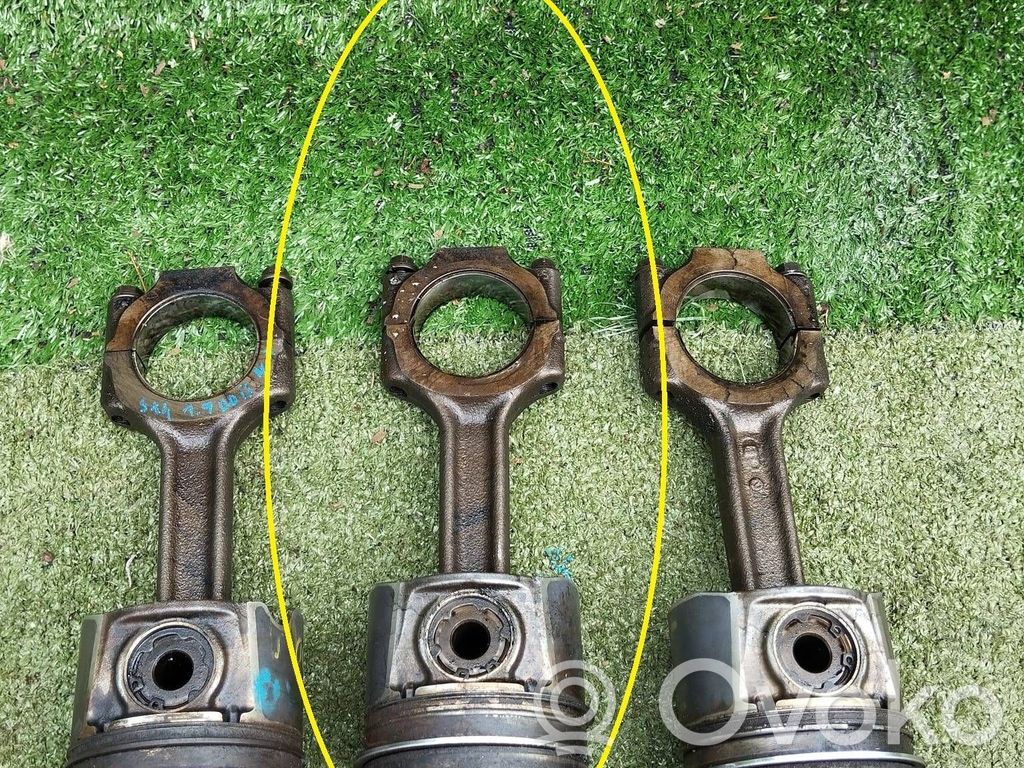 Piston avec bielle
