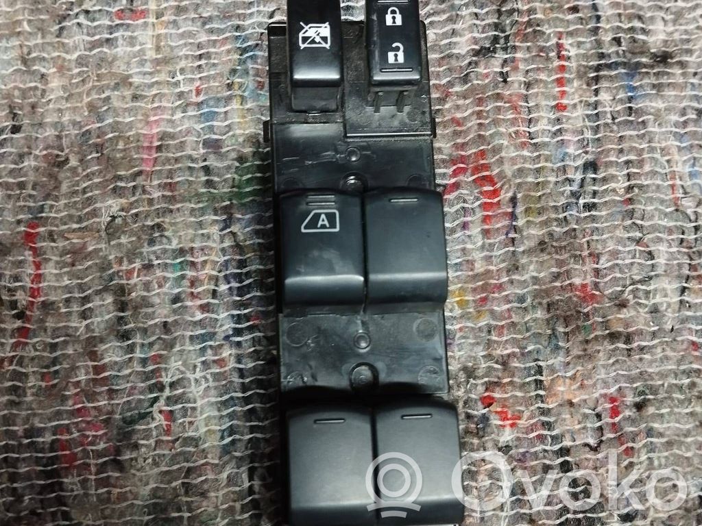 Subaru XV I Electric window control switch 