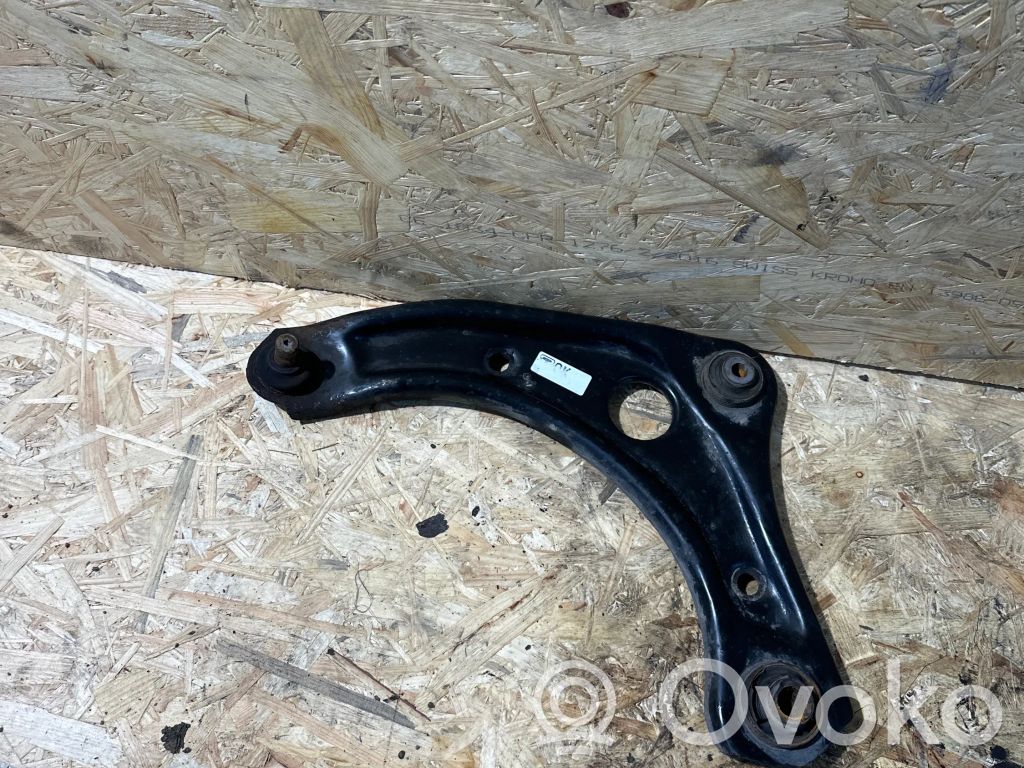 Nissan Note (E12) Front lower control arm/wishbone 