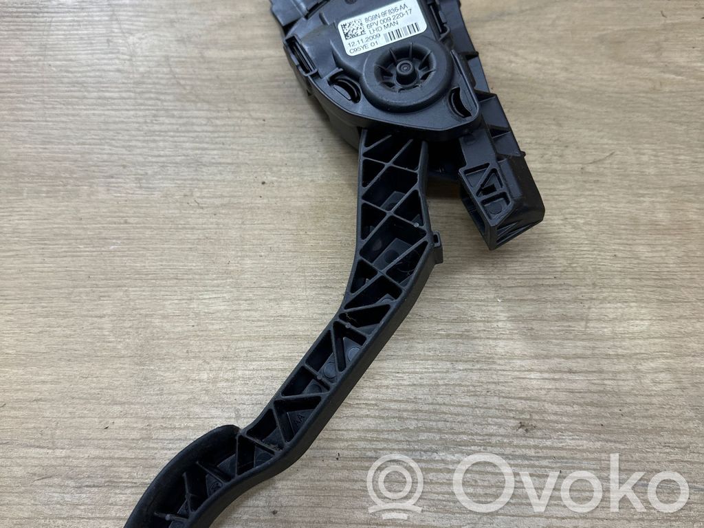 Volvo XC60 Pedał gazu / przyspieszenia 