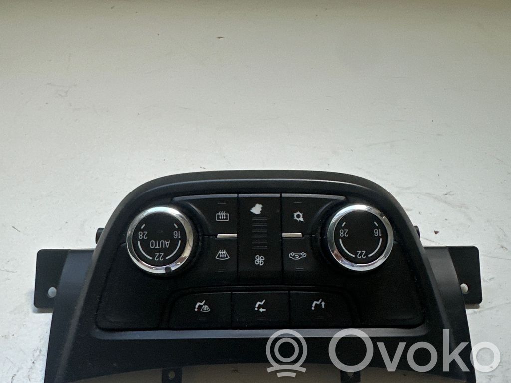 Opel Zafira C Climate control unit 